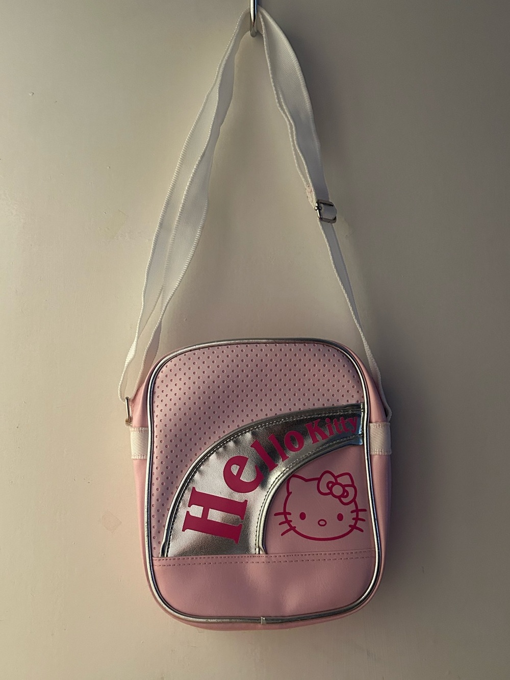 Vintage y2k Hello Kitty Pink and Silver Crossbody Bag